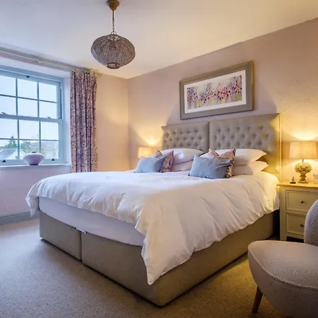 Sunny Brae * Grange-over-Sands